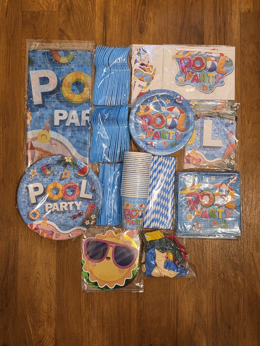 Pool Party Disposable Tableware Kit - Blue